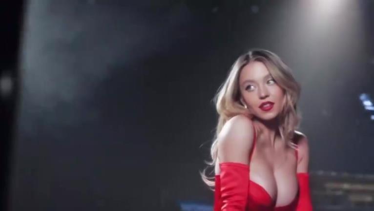 此前觀戰(zhàn)紐約德比！賣含洗澡水肥皂的悉尼妹太清楚自身優(yōu)勢了